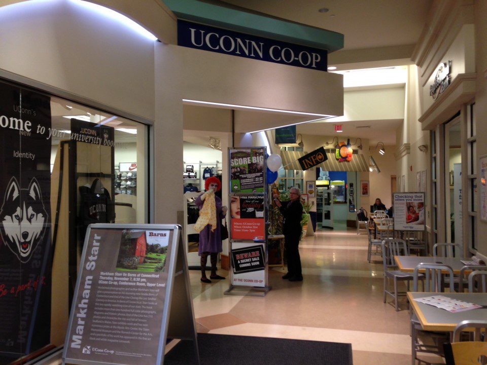 Read more about the article Speaking to the Teachers of Tomorrow at UConn