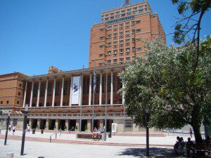 The Indendencia (City Hall) of Montevideo was built in the 1940s and reflects the modernist architecture of the mid-20th century.