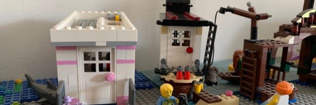 My Lego Houseboat MOC: A New Year’s Resolution Completed!
